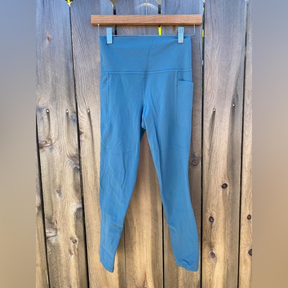 Athleta Salutation Stash 7/8 Leggings